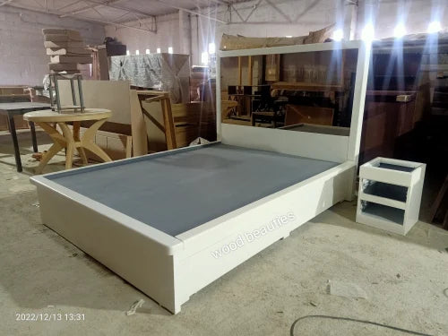 Hydraulic Storage Bed with Mirror Headboard